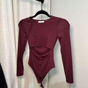 Aritzia Babaton Women's Burgundy Long Sleeve Segovia bodysuit